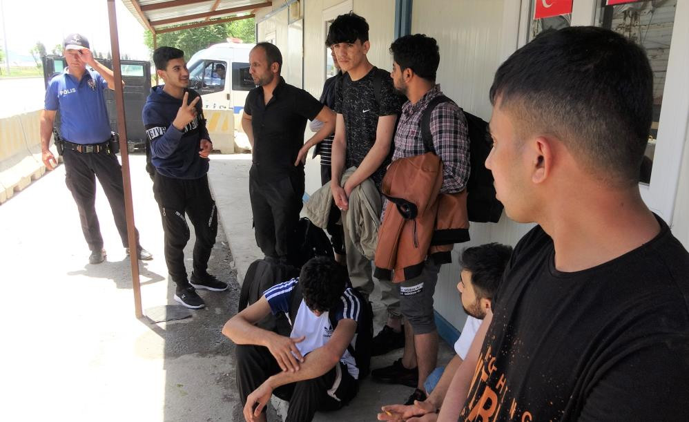 Kamyon dolu göçmen yakalandı - Resim : 2