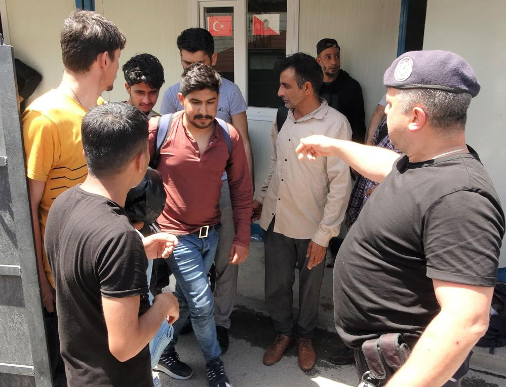 Kamyon dolu göçmen yakalandı - Resim : 5