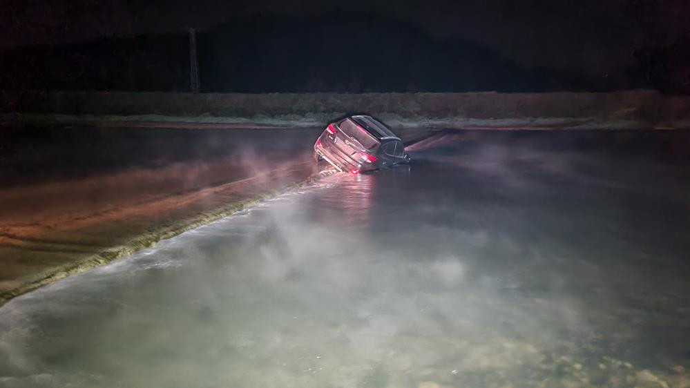 40 santimetrelik suda korkulu anlar - Resim : 2