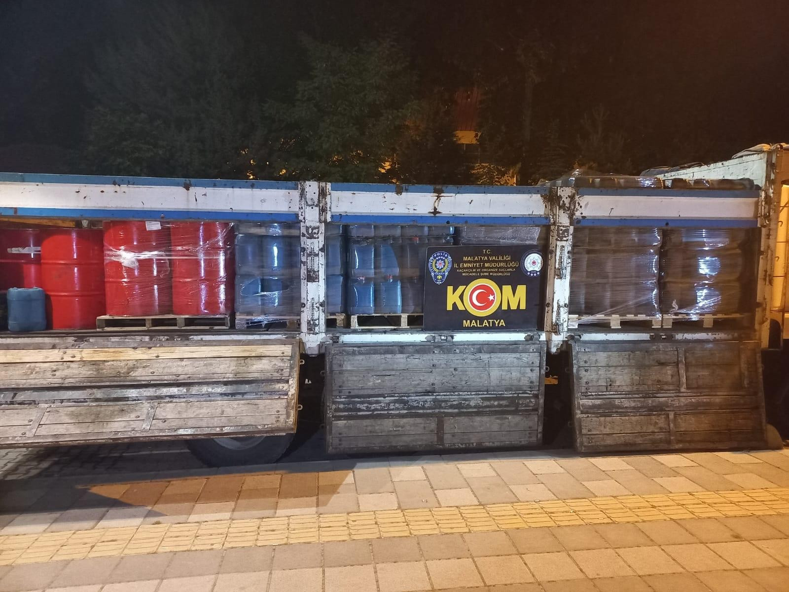 Şüpheli kamyondan 12 bin 535 litre motorin çıktı - Resim : 2