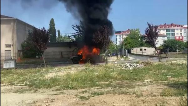 Beylikdüzü'nde tüplü cip yandı çocuk ve annesi ölümden döndü - Resim : 1
