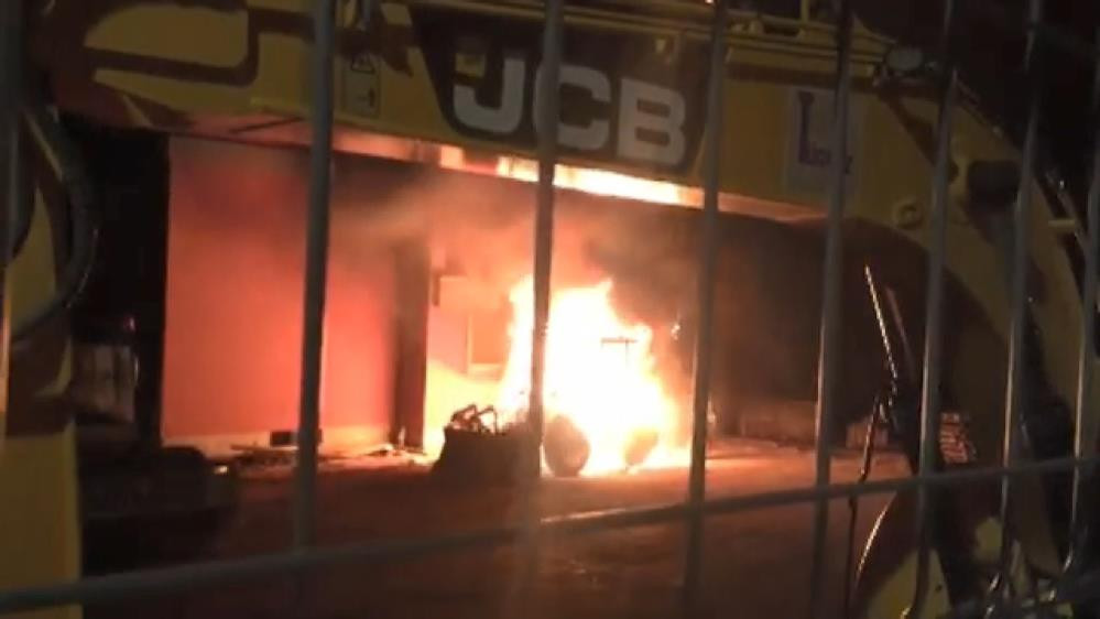 Gecenin karanlığını şimşekler aydınlattı. Kırmızı alarm verildi - Resim : 3