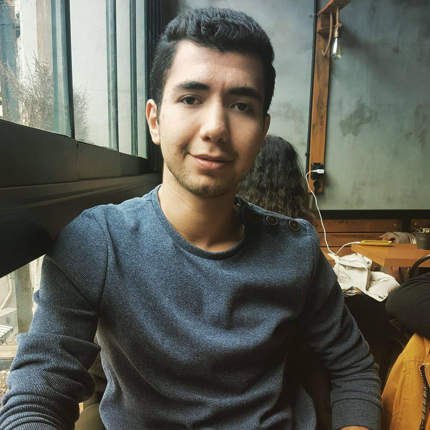 23 yaşındaki stajyer avukat Galata Kulesi'nden atlayarak intihar etti - Resim : 4