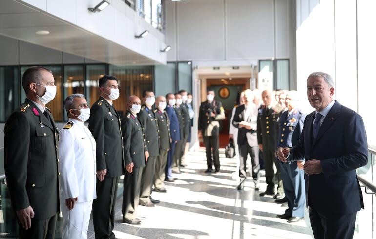 Milli Savunma Bakanı Akar, NATO Karargahı'na geldi - Resim : 1