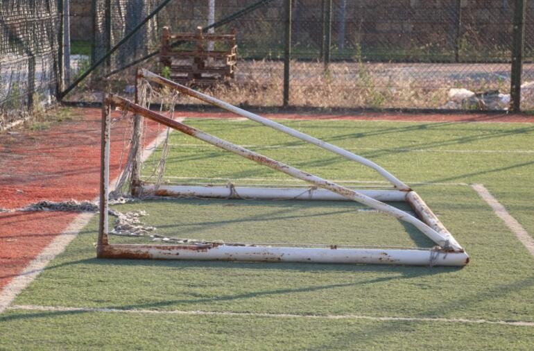 Üzerine kale direği devrilen 14 yaşındaki Eren hayatını kaybetti - Resim : 1