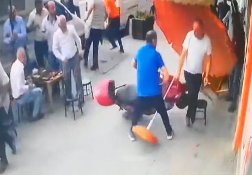 Gazla freni karıştırdı iki gün önce aldığı motosikletle çay ocağına daldı - Resim : 2