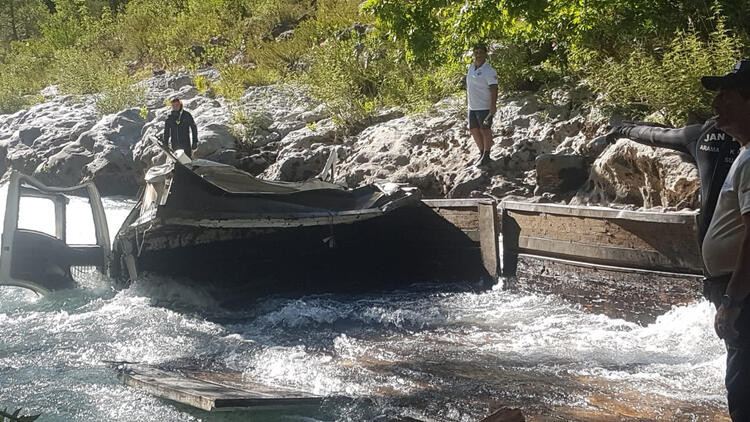 4 gün sonra acı haber geldi! Kamyonun çaya devrildiği kazada kaybolmuştu… - Resim : 4