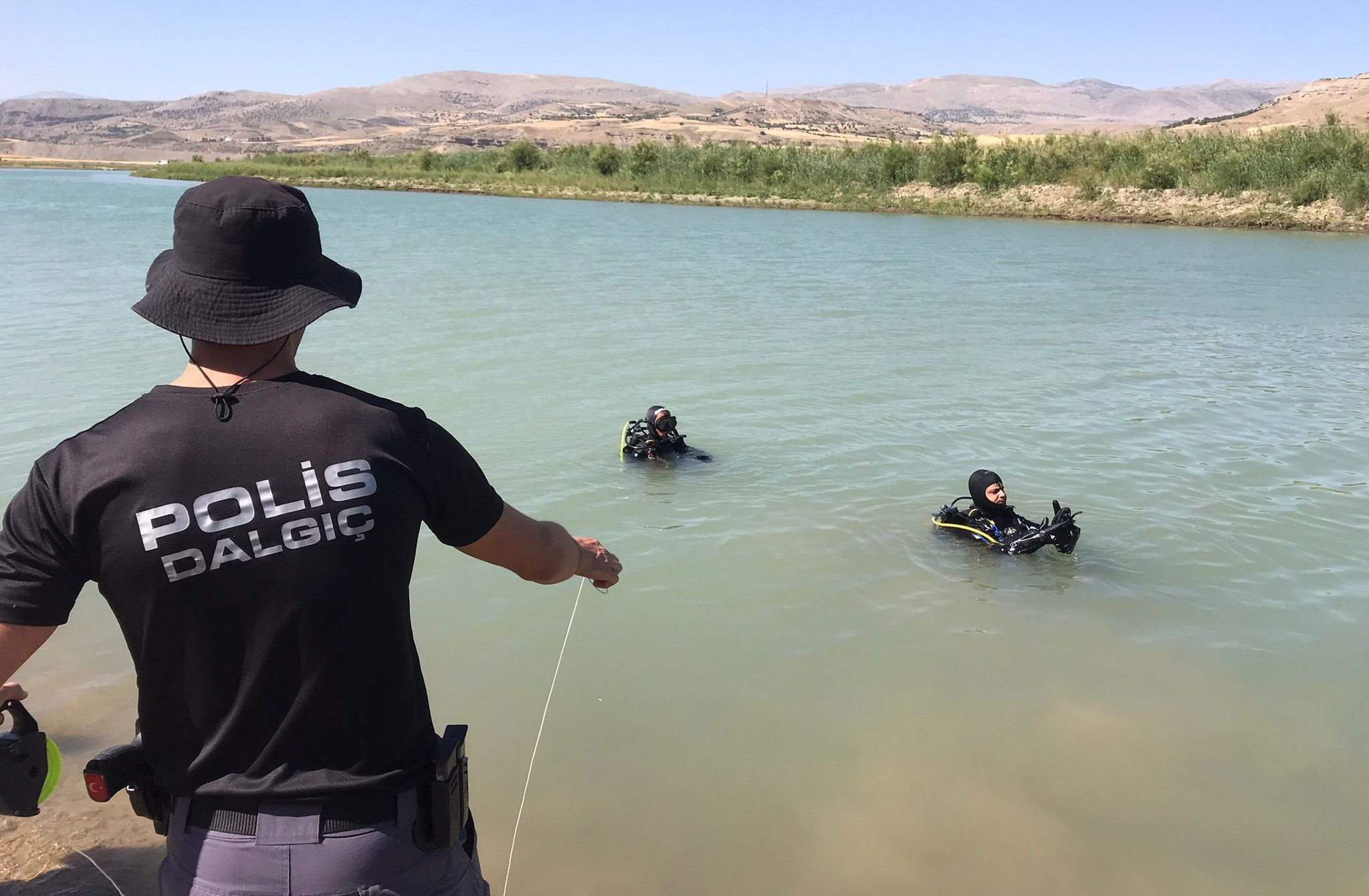 2 tarım işçisi Atatürk Barajı'nda boğularak hayatını kaybetti - Resim : 1