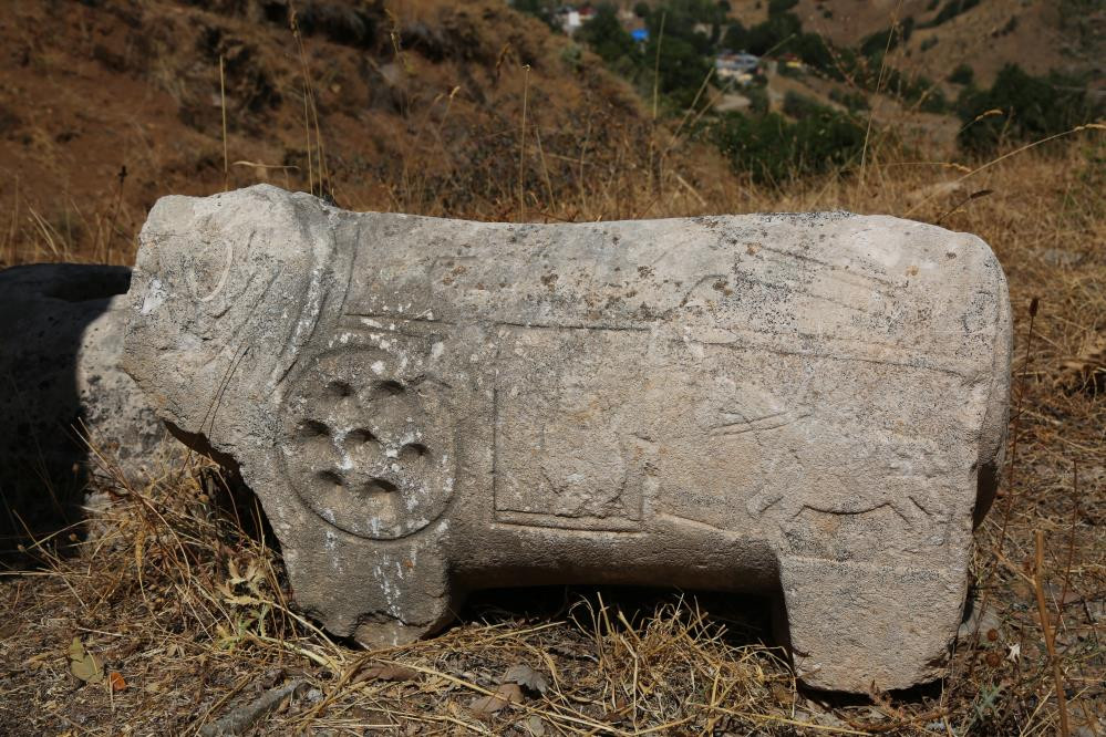 Tarihi mezarlıkta define avı - Resim : 5