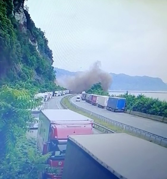 Artvin'deki heyelan böyle geldi - Resim : 1