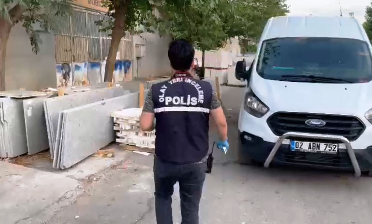 Evinin bahçesinde otururken göğsüne mermi saplandı - Resim : 4