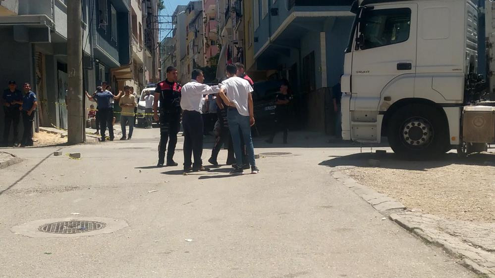 Akrabalar birbirine girdi: 3 yaralı - Resim : 2