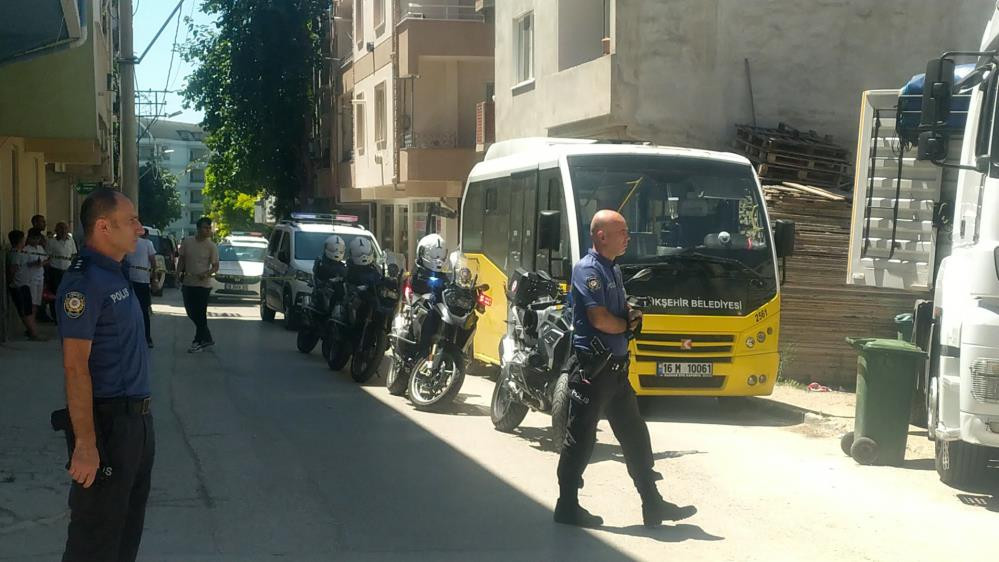 Akrabalar birbirine girdi: 3 yaralı - Resim : 4