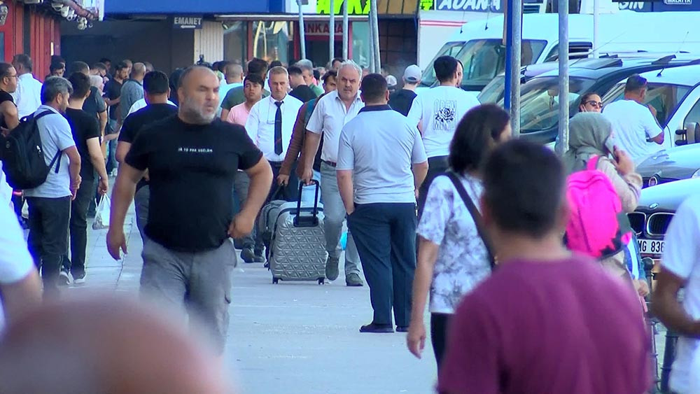 Otogarda bayram dönüşü hareketliliği - Resim : 7