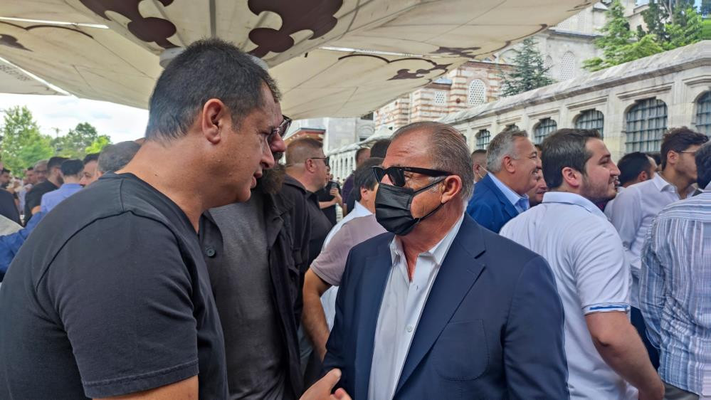 Futbol camiası Başkan Göksel Gümüşdağ'ı kötü gününde yanlız bırakmadı. Flaş Ali Koç-Mesut Özil karşılaşması - Resim : 2