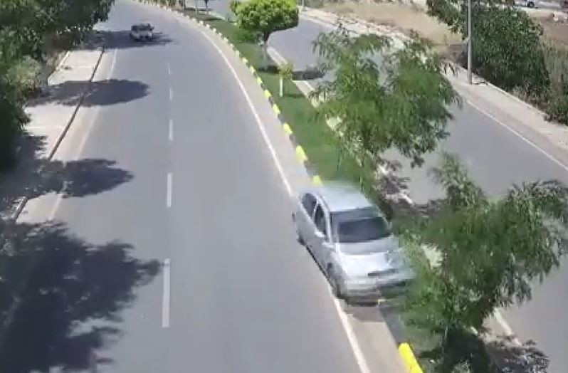 Kaza geliyorum demedi, geldi. Gaziantep’teki kaza görüntüleri güvenlik kameralarına işte böyle yansıdı. - Resim : 5
