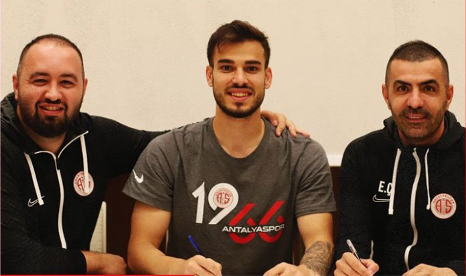 Antalyaspor'dan sol bek hamlesi - Resim : 2