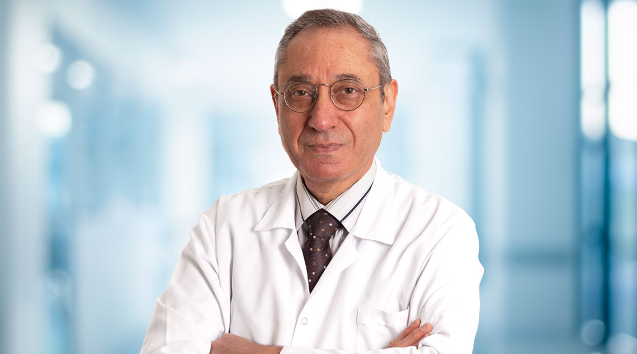 Halk Sağlığı ve İç Hastalıları Uzmanı Dr. M. Emin Dinççağ korona virüs  (Kovid-19) çağrısı. En önemli silahımız aşı