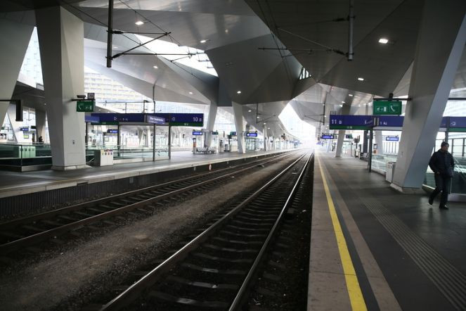 Avusturya’da demir yolu işçileri greve gitti - Resim : 1