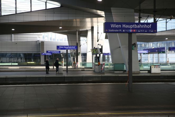 Avusturya’da demir yolu işçileri greve gitti - Resim : 2