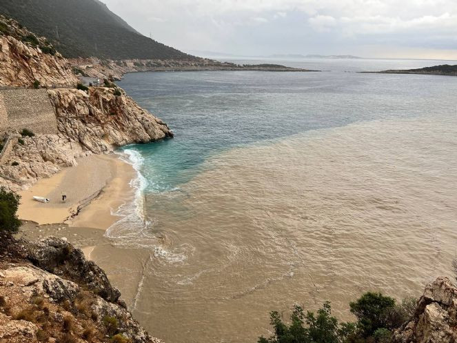 Antalya Kaş'ta yağış hayatı olumsuz etkiledi - Resim : 2
