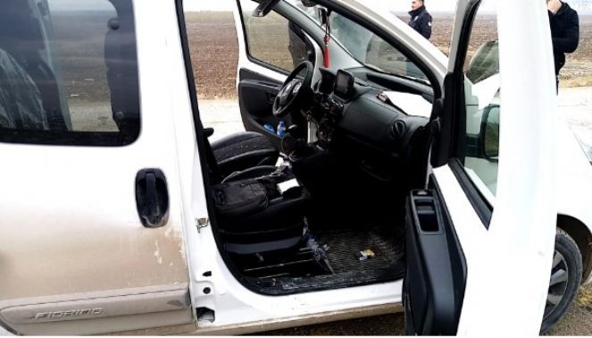 Park halindeki araçta vurulmuş halde bulundu - Resim : 1