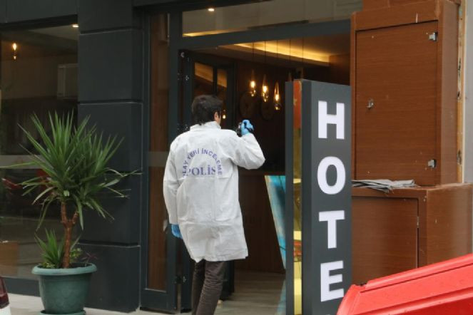 Otel odasında esrarengiz ölüm - Resim : 2