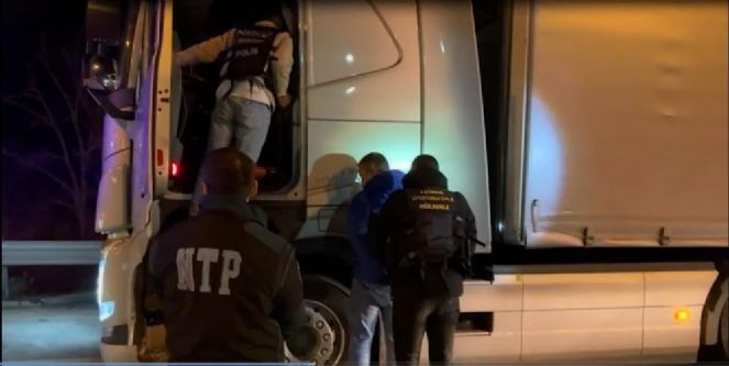 Kapıkule'de uyuşturucu baskını. 39 kilo yakalandı - Resim : 2