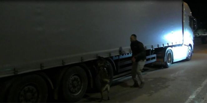 Kapıkule'de uyuşturucu baskını. 39 kilo yakalandı - Resim : 3