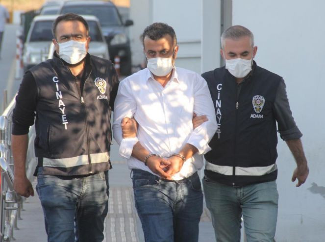 Oğlunu bıçaklayan baba başında ölmesini bekledi - Resim : 1