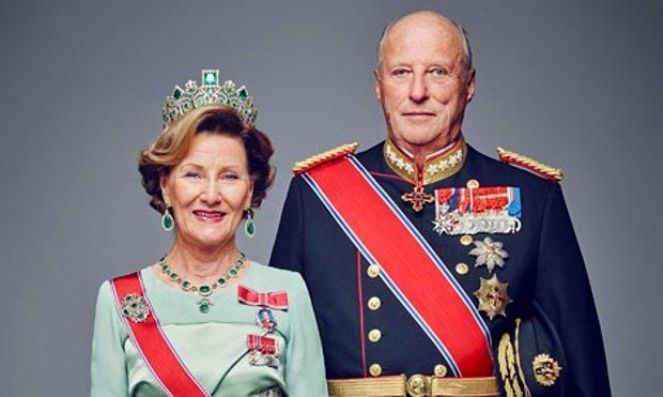 Norveç Kralı hastaneye kaldırıldı - Resim : 1