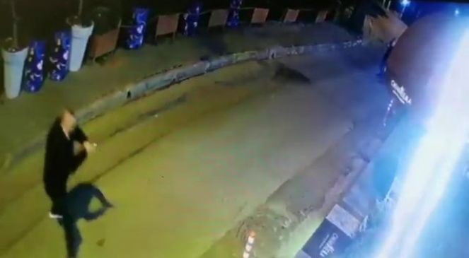 Valeler birbirlerine kurşun yağdırdı - Resim : 2