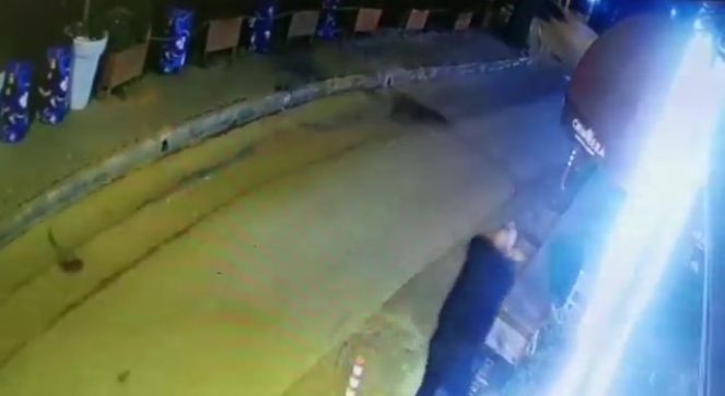 Valeler birbirlerine kurşun yağdırdı - Resim : 3