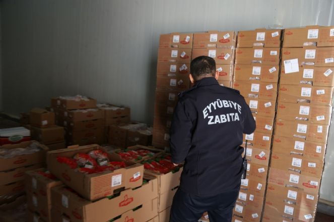 Son kullanma tarihi geçmiş 7 ton tavuk eti ele geçirildi - Resim : 2