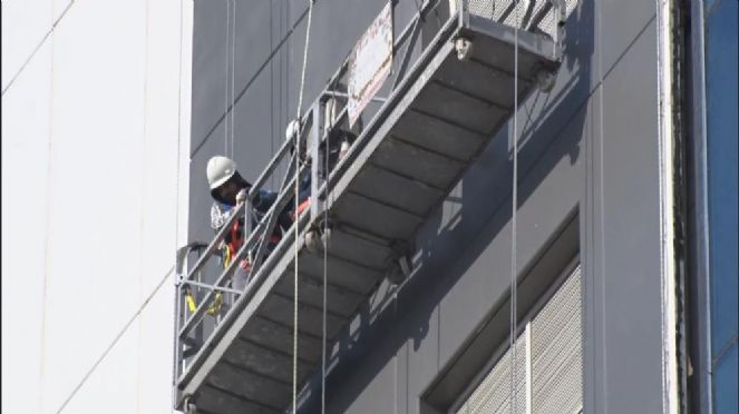 Elektrikler kesilince 2 işçi mahsur kaldı - Resim : 3