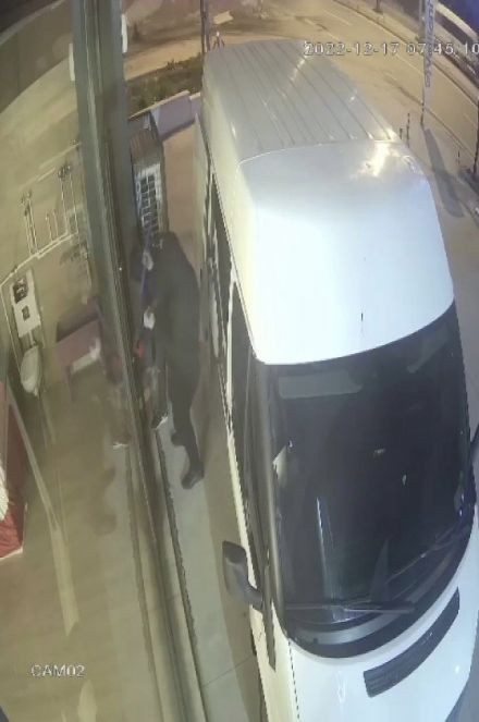 ‘Maskeli Beşler’ filmi gerçek oldu! 200 bin liralık malzeme çaldılar - Resim : 8