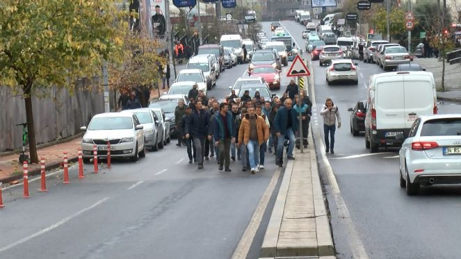 Ataşehir belediyesi önünde işçi eylemi - Resim : 1