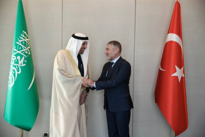Nebati, Suudi Arabistan Yatırım Bakanı el-Falih ile görüştü - Resim : 4