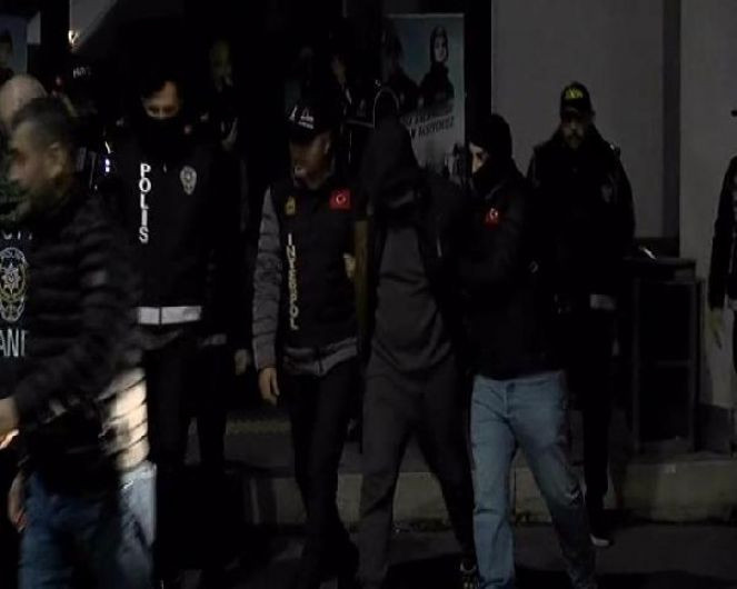 İspanya'da yakalanan uyuşturucu baronu Atilla Önder İstanbul'a getirildi - Resim : 4