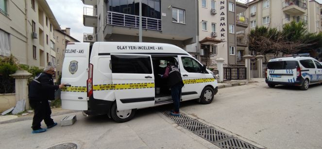 Üvey babasını bıçaklayıp kendini ihbar etti - Resim : 4