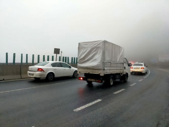 Bolu Dağı'nda sis ve sağanak! Mesafe 30 metreye düştü - Resim : 3