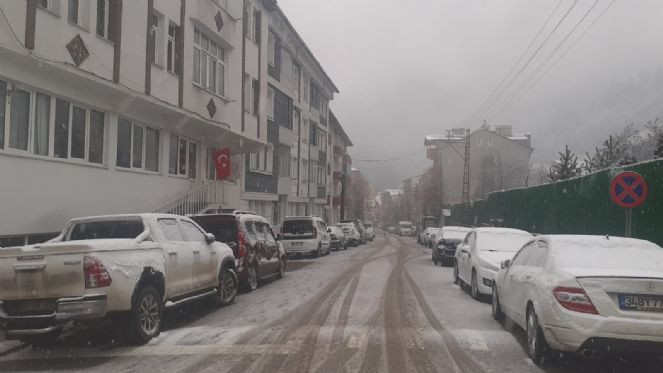 Kastamonu’da kar nedeniyle 13 köy yolu ulaşıma kapandı - Resim : 2