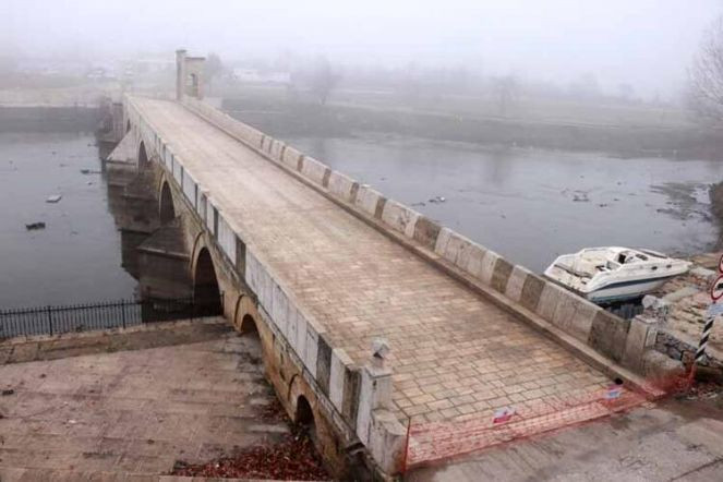 Tarihi Tunca Köprüsü, hızlı tren çalışması nedeniyle kapatıldı - Resim : 1