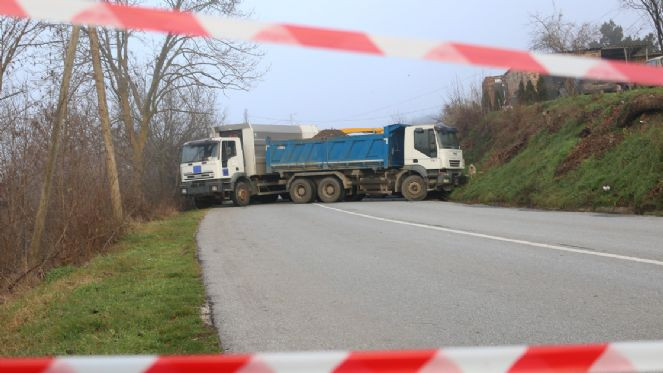 Kosova'nın kuzeyinde tansiyon yükseliyor - Resim : 1