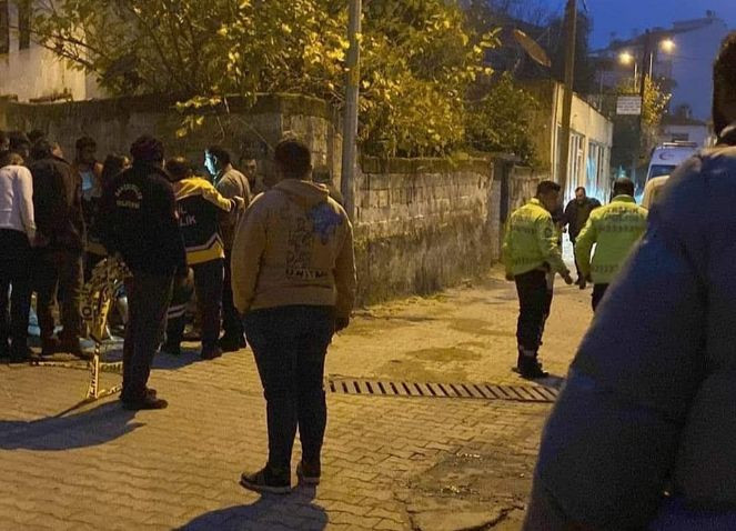 Sokak ortasında silahlı kavga: 4 yaralı - Resim : 1