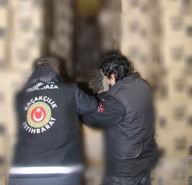 Bebek bezlerini açan polislerin ağzı açık kaldı - Resim : 2