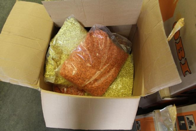 Bebek bezlerini açan polislerin ağzı açık kaldı - Resim : 4