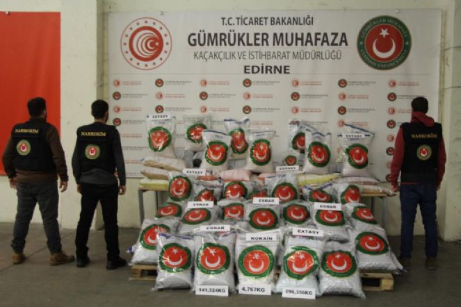 Bebek bezlerini açan polislerin ağzı açık kaldı - Resim : 5