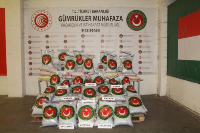 Bebek bezlerini açan polislerin ağzı açık kaldı - Resim : 6