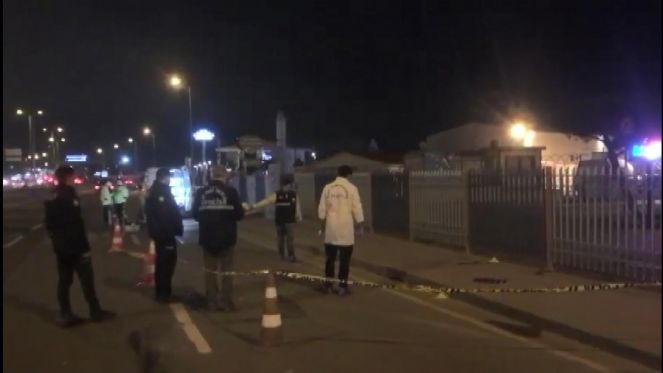 Fatih’te yumruklu saldırıya uğrayan polis ateş etti 1 ölü - Resim : 3